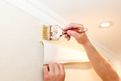 Pose de papier peint à Saint-Laurent-de-Cuves — revêtements muraux et toiles de verre